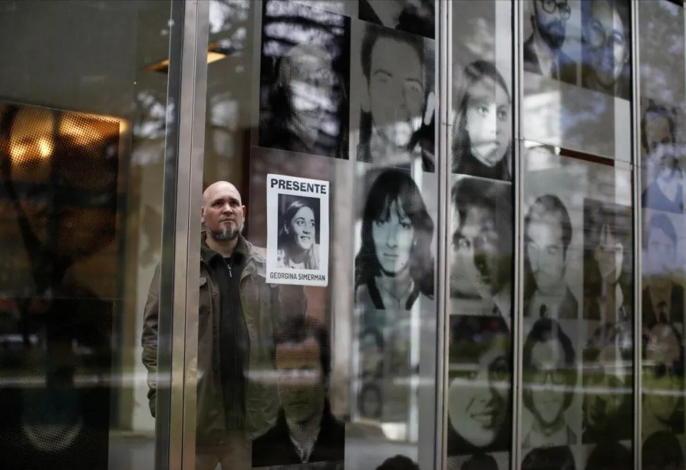 Retratos de los hijos de los desaparecidos: el impacto de la Inteligencia Artificial