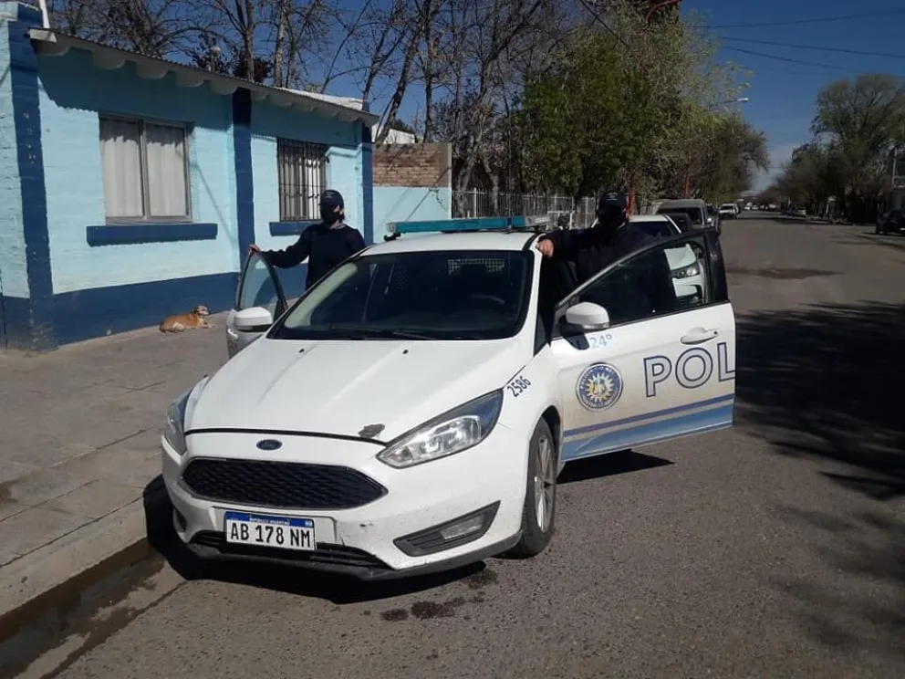Un patrullero realizó una recorrida y encontró al sospechoso a unas cuadras del lugar. Fue trasladado a la comisaría 24. Foto: archivo.