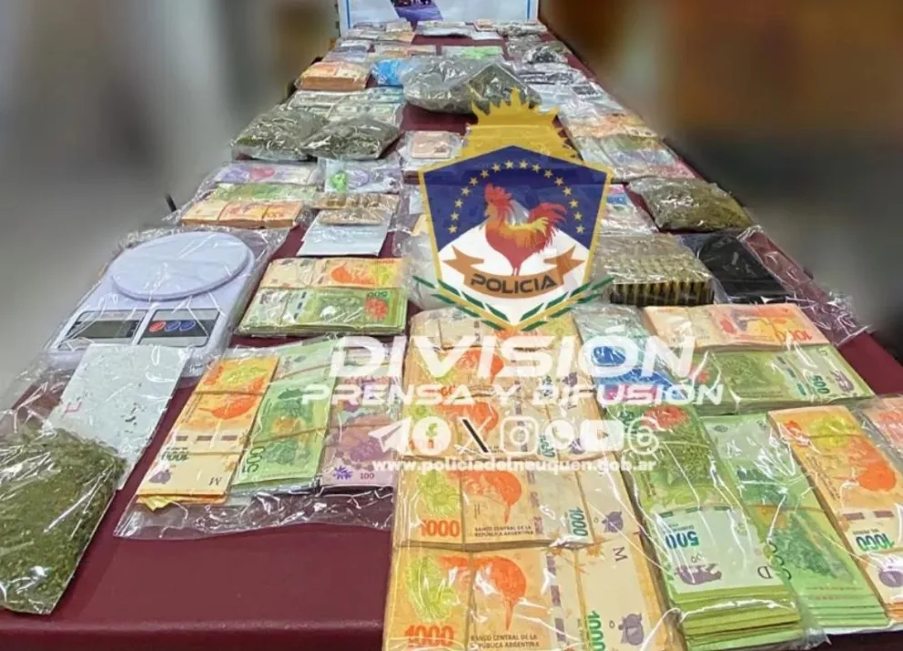 Millonaria cifra de dinero, cocaína, marihuana, armas y municiones fueron secuestradas en el barrio Villa María