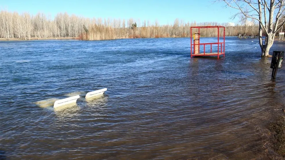 Crecida del Río Limay: la AIC continúa aumentando el caudal