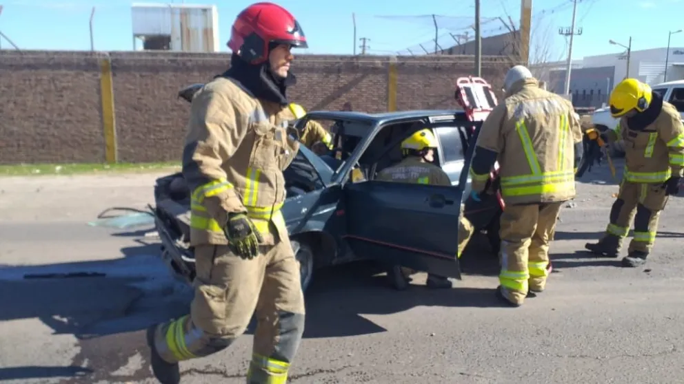 Violento choque en la ruta 151: hay dos heridos leves