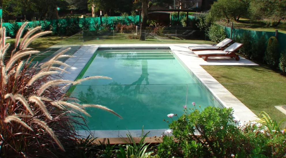 Tragedia en Punta Alta: una nena de 2 años murió ahogada tras caer en una piscina