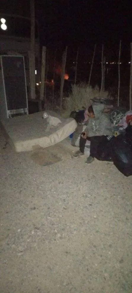 Joven cipoleña realiza colecta solidaria para ayudar a una familia en situación de calle