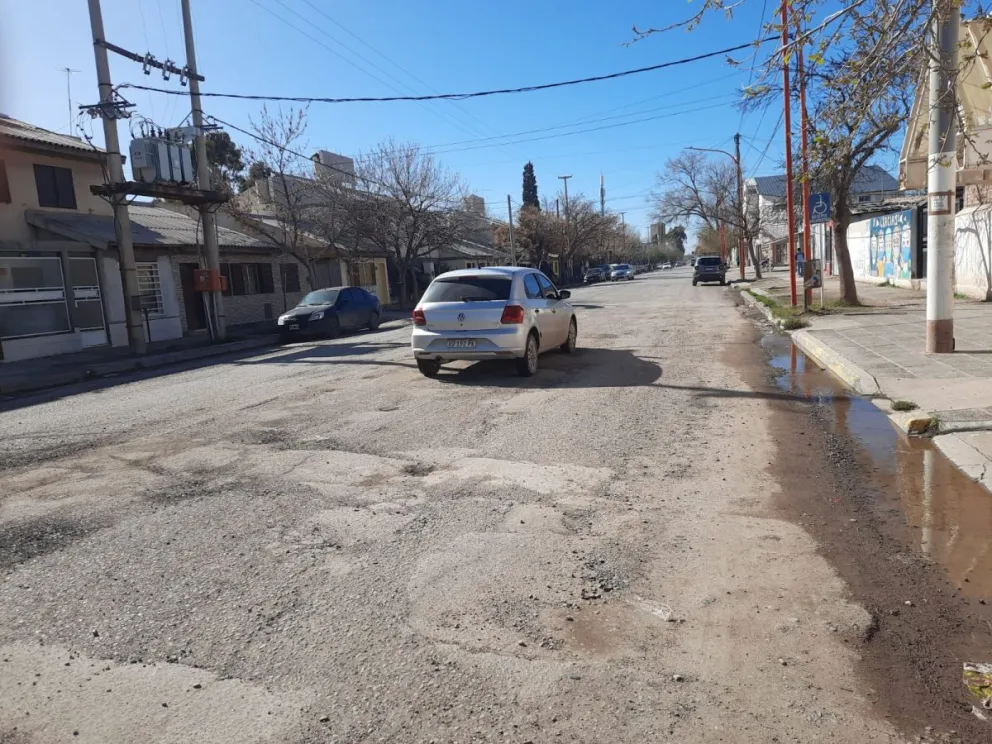  El eterno problema de los baches: ¿los atamos con alambre?