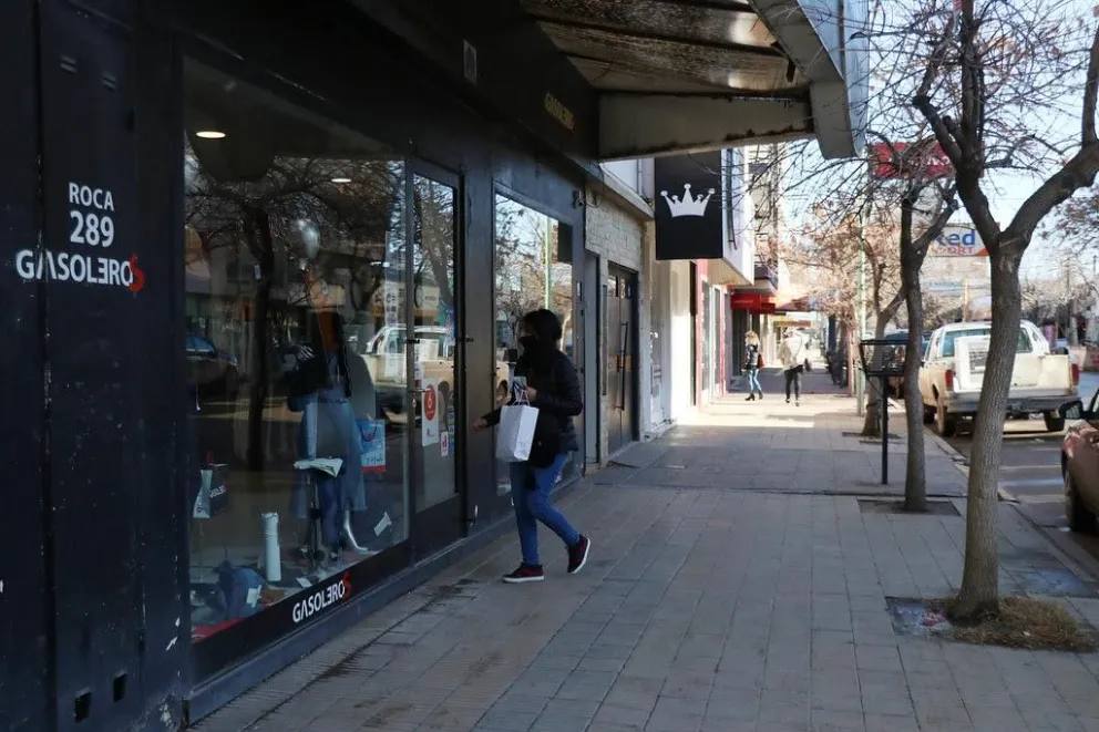 Domingo de víspera de fiestas ¿abren los comercios cipoleños?