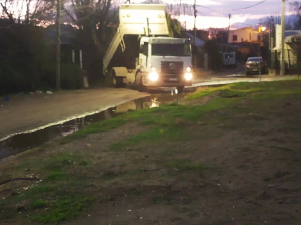 Protección Civil realiza trabajos preventivos en los barrios por la crecida de los ríos