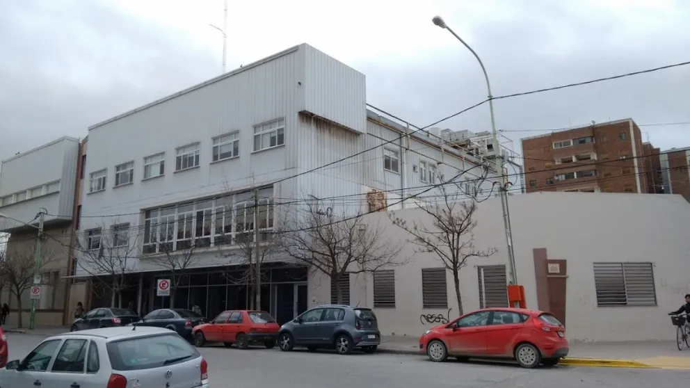 Perdió el dinero de operación en un taxi y necesita desesperadamente recuperarlo