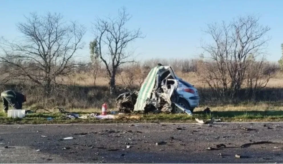 Trágico final para una familia radicada en Río Negro durante un accidente vial en la ruta 5