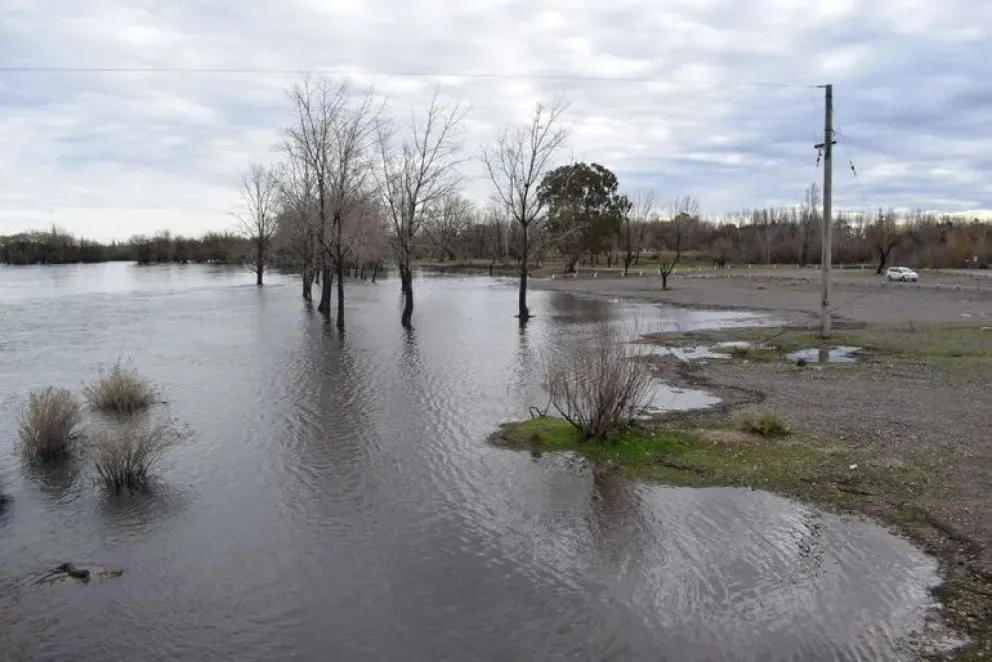 Los altos caudales se hacen sentir en la zona de la Isla Jordán. Foto: archivo.
