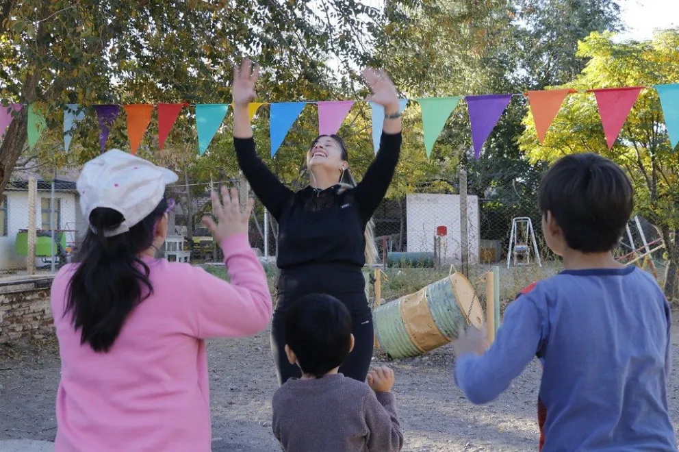 En Ferri y Anai Mapu ofrecen actividades físicas para los más pequeños 