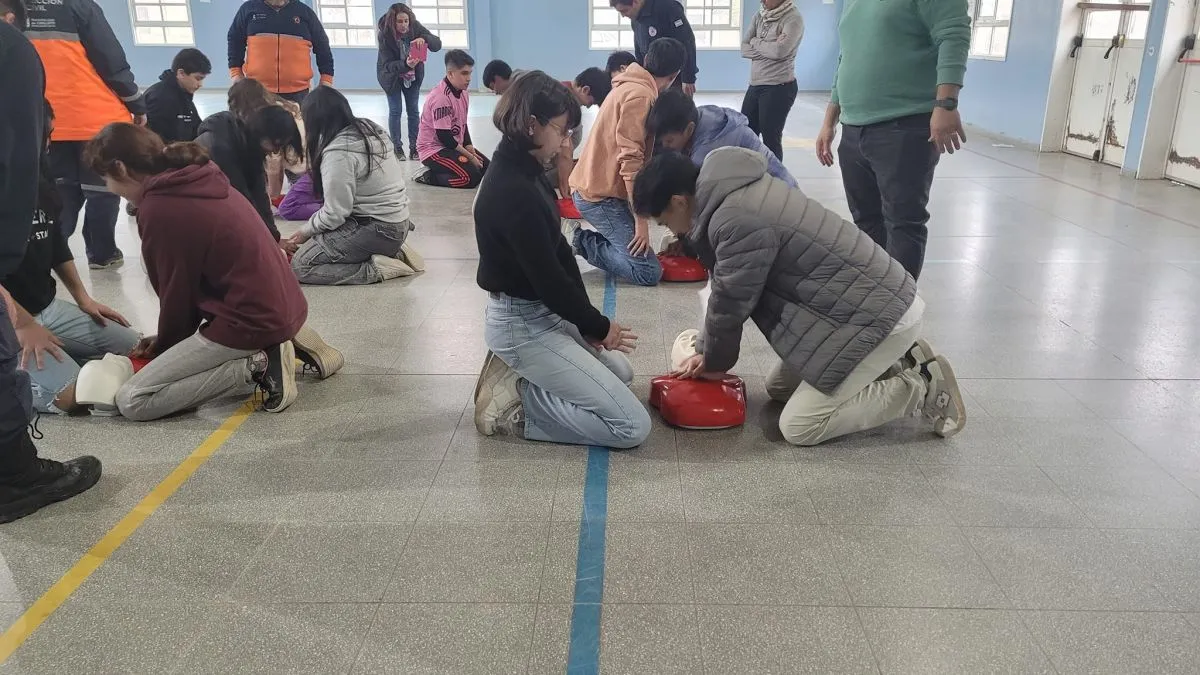 En el CET 15 ya se brind&oacute; el curso de RCP.