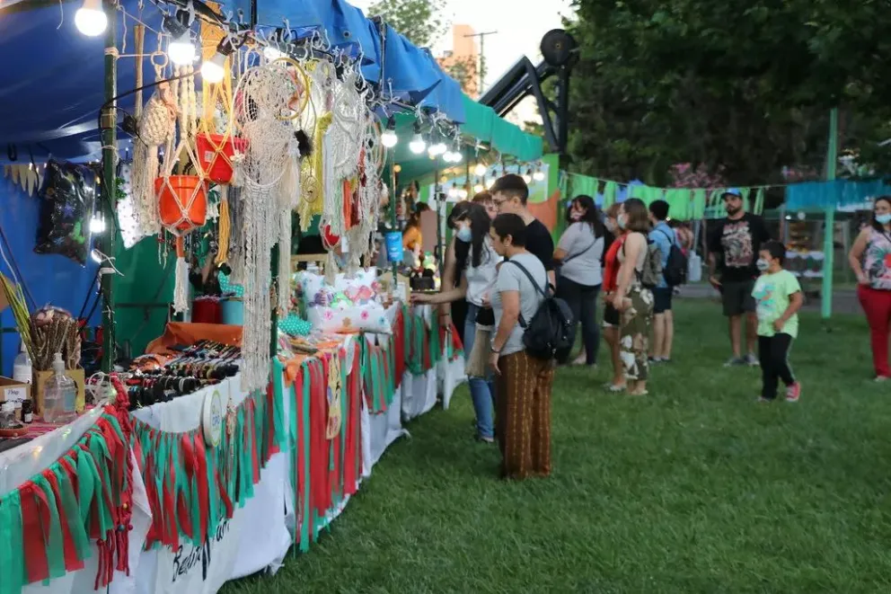 Plan para el sábado a la tarde: paseo de feria, espectáculos y juegos en la plaza