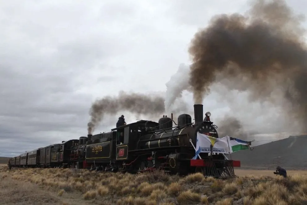 La Trochita: revive la magia de viajar en el tren a vapor en la Patagonia