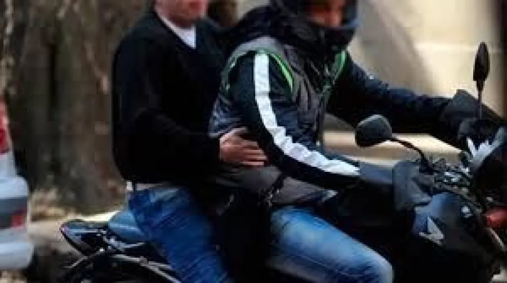 Motochorro, detenido luego de robar en un semáforo