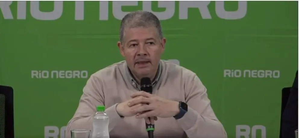 El ministro de Economía se pronunció frente a la oferta a los gremios y la situación de los comedores escolares