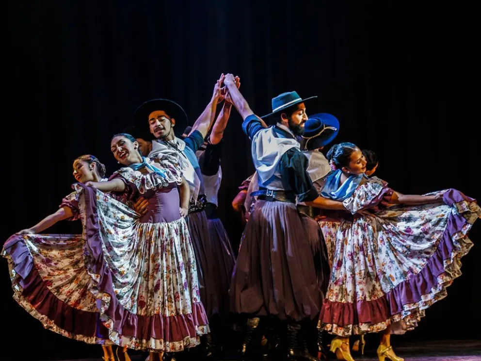 En danza se dictarán clases de clásico, folklore, tango, ritmos latinos, urbano, contemporáneo, flamenco y árabe, entre otros. Foto archivo