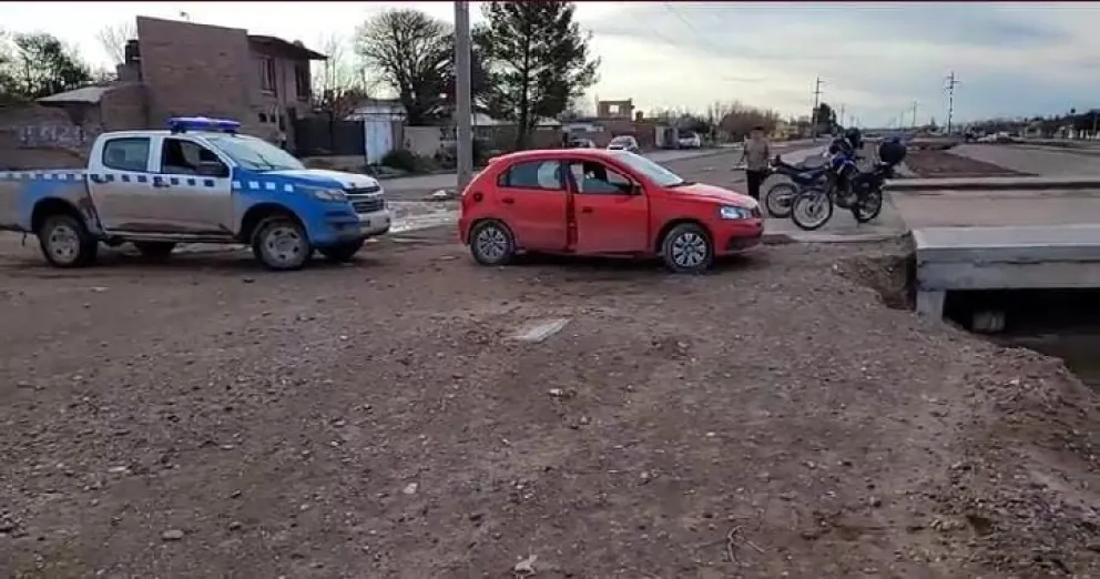 El auto robado en el centro cipoleño fue recuperado en Centenario