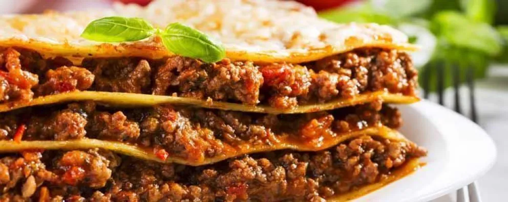 Riquísima y fácil: lasagna de carne picada y salsa bechamel