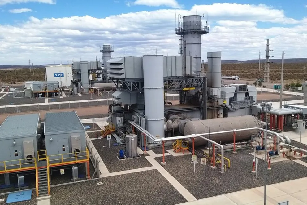 Explosión e incendio en YPF Loma Campana: trabajadores heridos y en observación