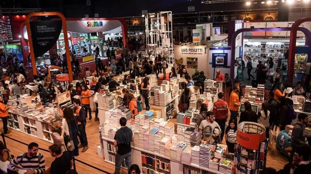 Quiénes son los poetas y escritores que llegarán para la Feria del Libro 2023