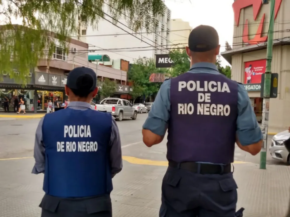 Nunca mejor dicho: dos detenidos con las manos en la masa en un estacionamiento