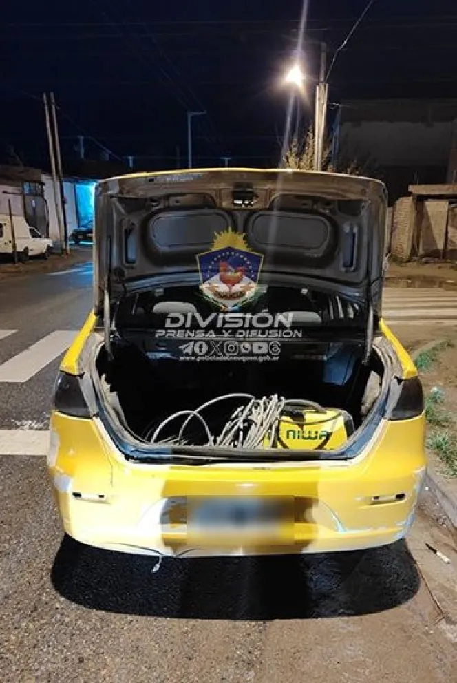 Gracias a un taxista detuvieron a dos delincuentes