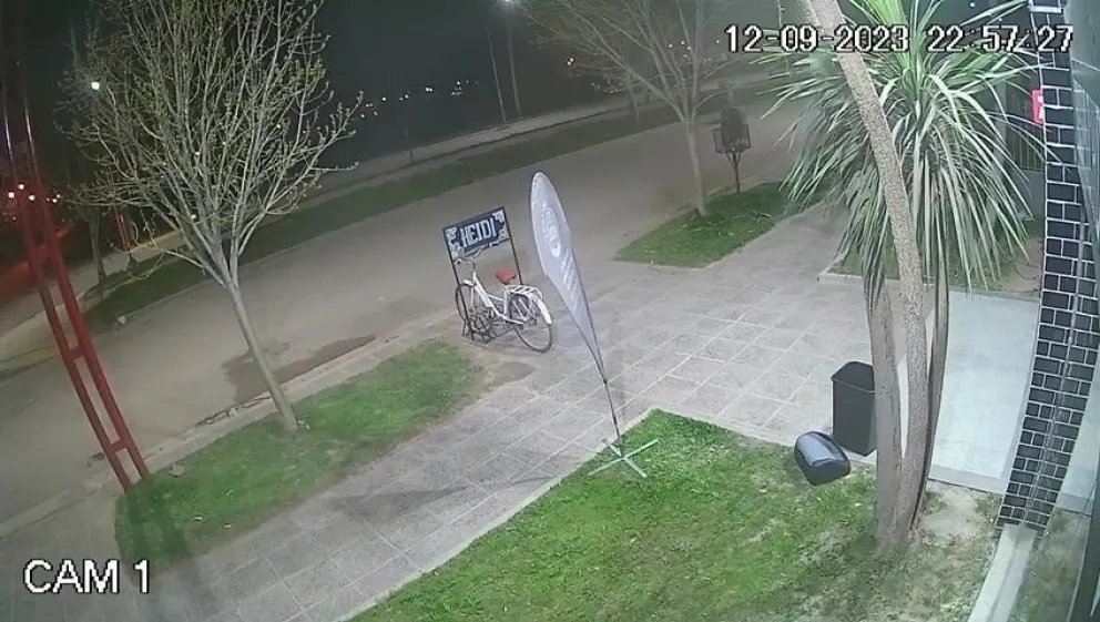 Final feliz tras el robo de una bicicleta a una trabajadora, la madre del implicado le pidió disculpas y le devolvió el birrodado 