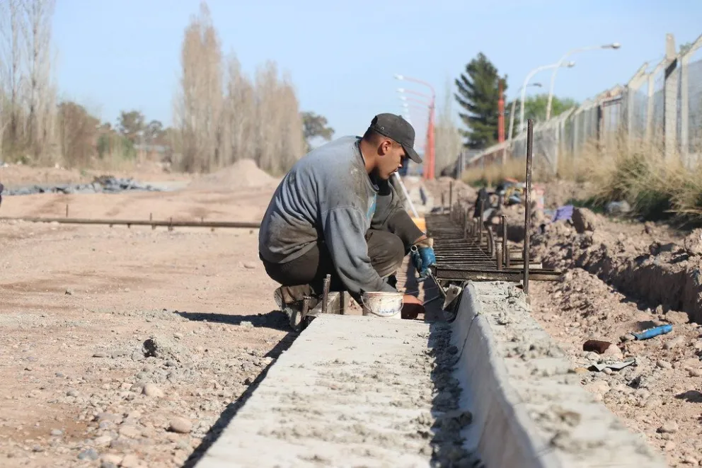 Preparan la pavimentación de la calle Venezuela en Parque Industrial