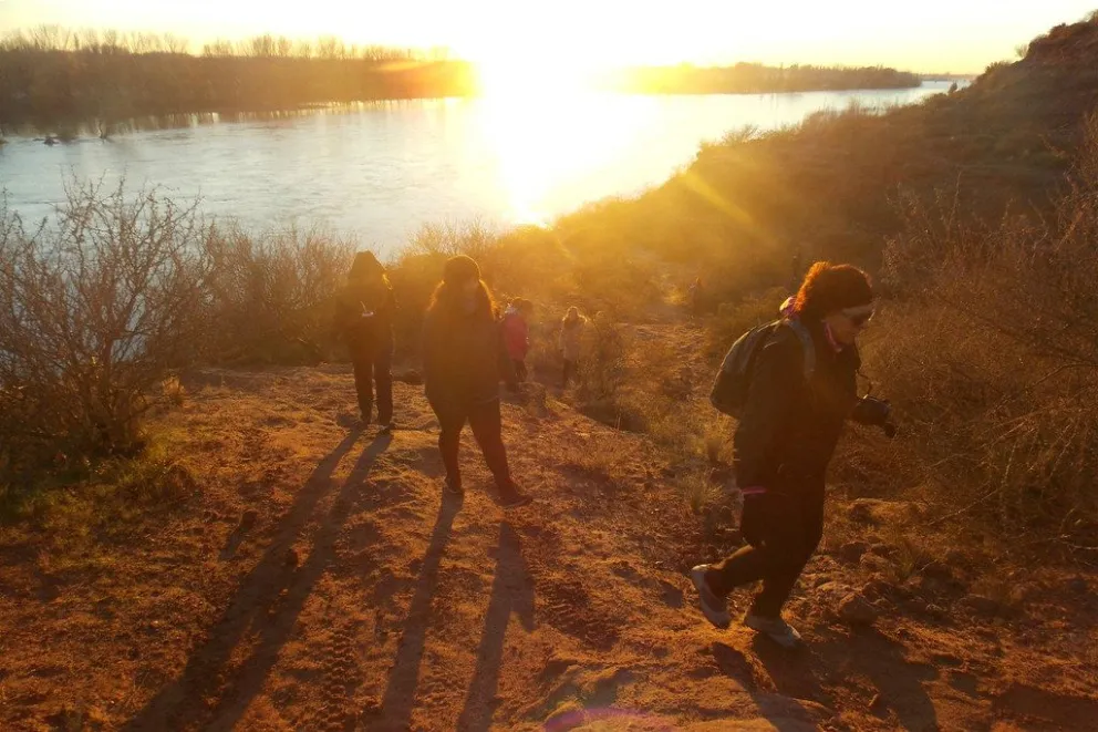 El Día Internacional del Turismo se celebra con un trekking al atardecer, ¿te prendes?