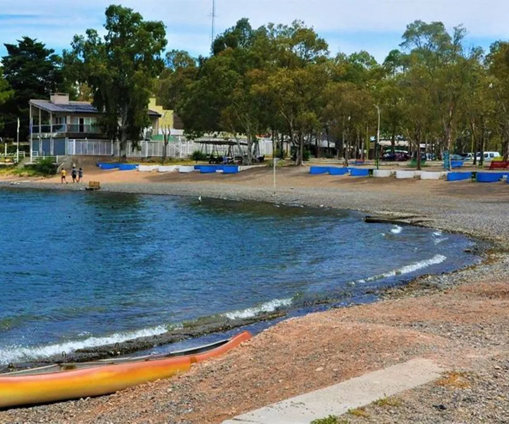 Sin piojos de pato, el Lago Pellegrini es una opción ideal para pasar los días de calor 
