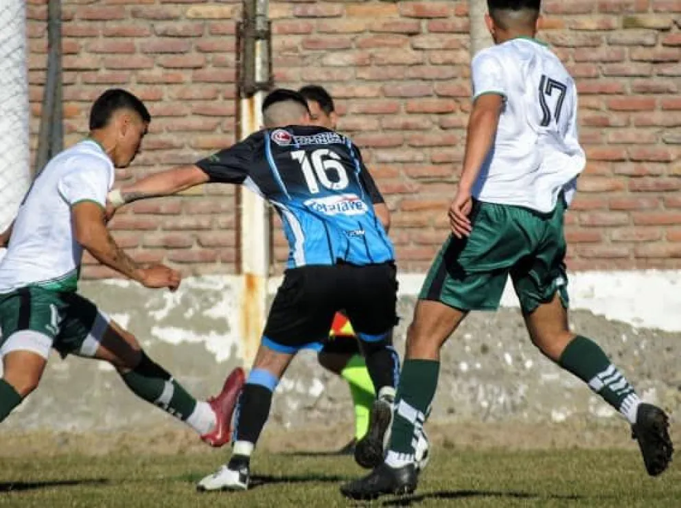 La Academia cipoleña de fiesta: victoria e invitación para jugar el torneo Federal Amateur