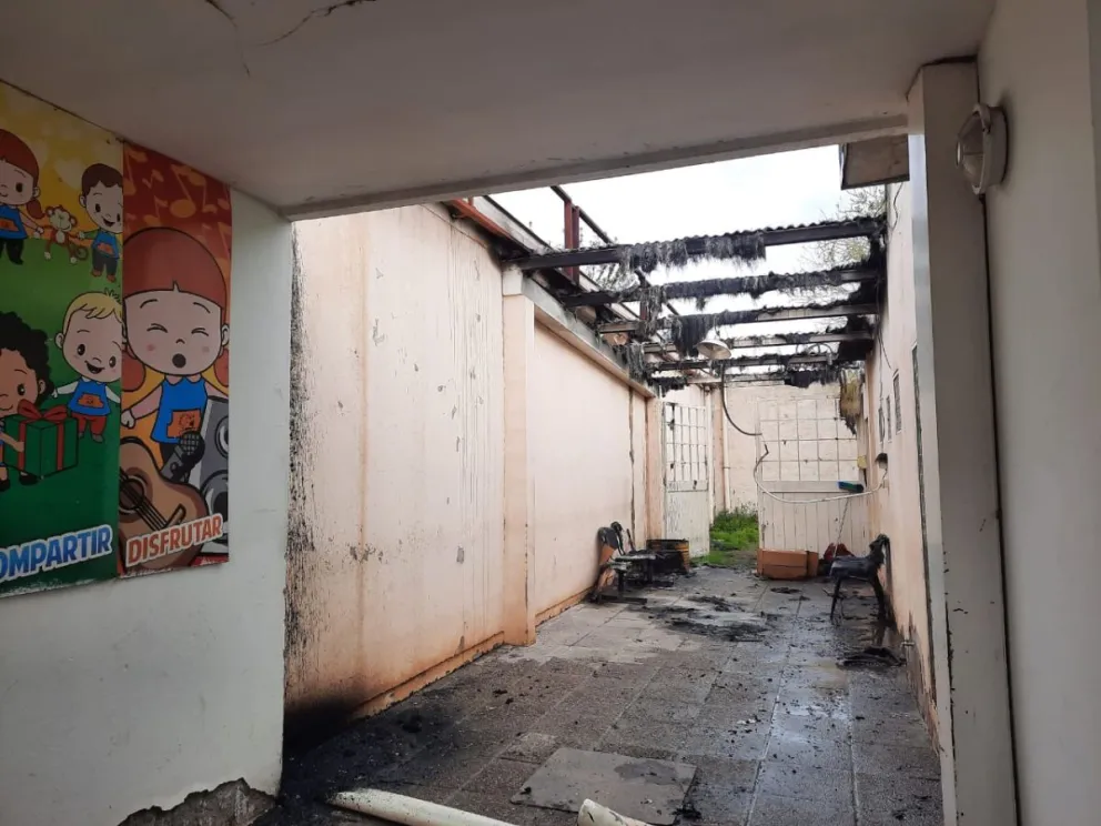 Suspenden la atención en el Centro de salud del Don Bosco, también afectado por el fuego