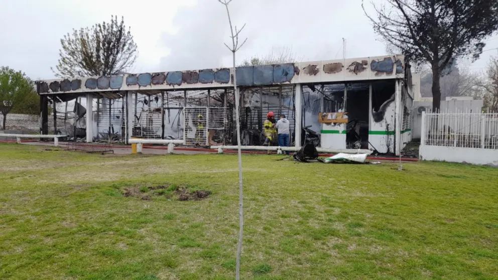 Comenzó el peritaje para conocer los motivos del incendio del Centro Comunitario