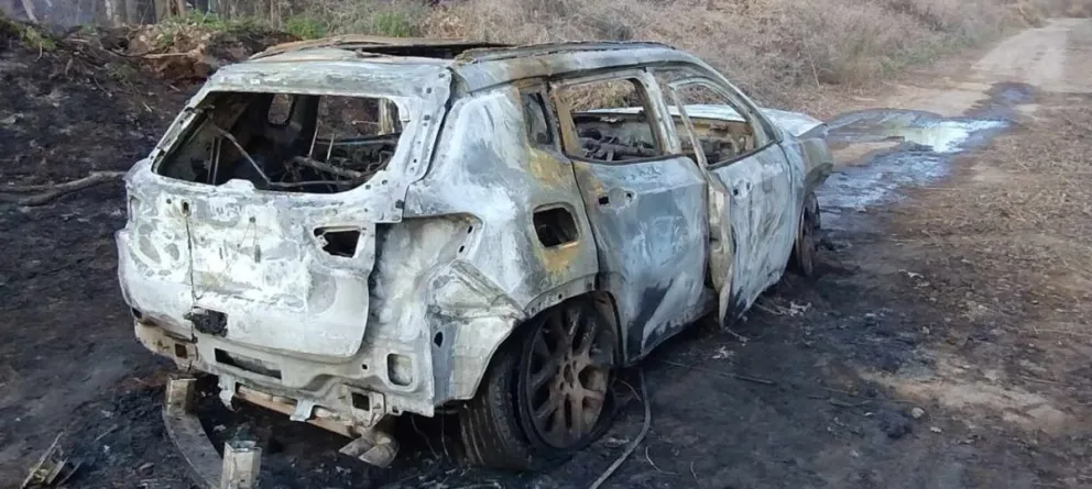 Misterio por el abandono e incendio de un auto entre Cipolletti y Cinco Saltos