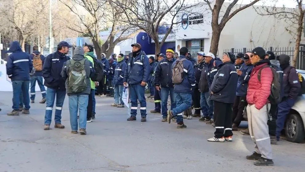 Sigue el paro de trabajadores municipales y hoy vuelven a movilizarse 
