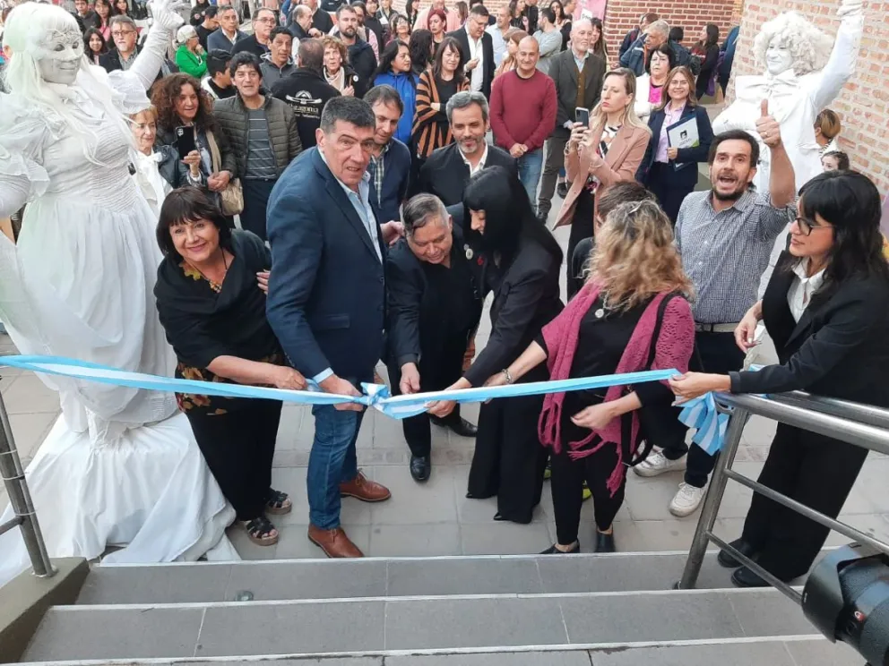 Videos: La Feria del Libro en Cipolletti ya está en marcha, ¿te la vas a perder?