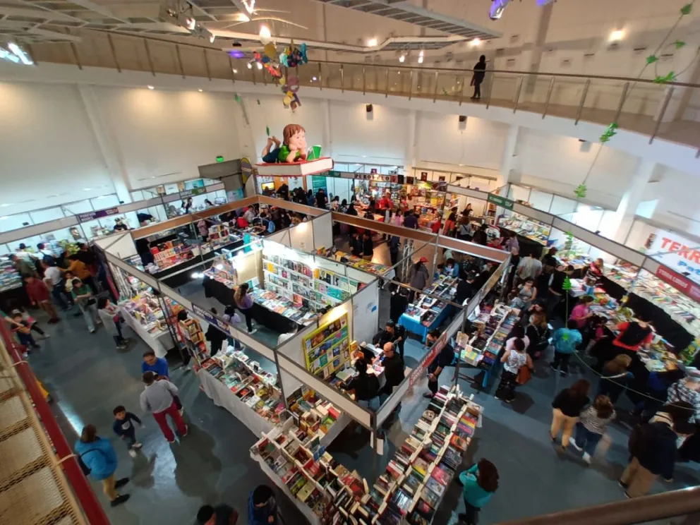 Hoy festejá los 120 años de Cipolletti con una visita por la tradicional Feria del Libro