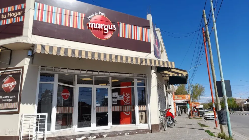 Video: Violento robo en una conocida panadería de Cipolletti