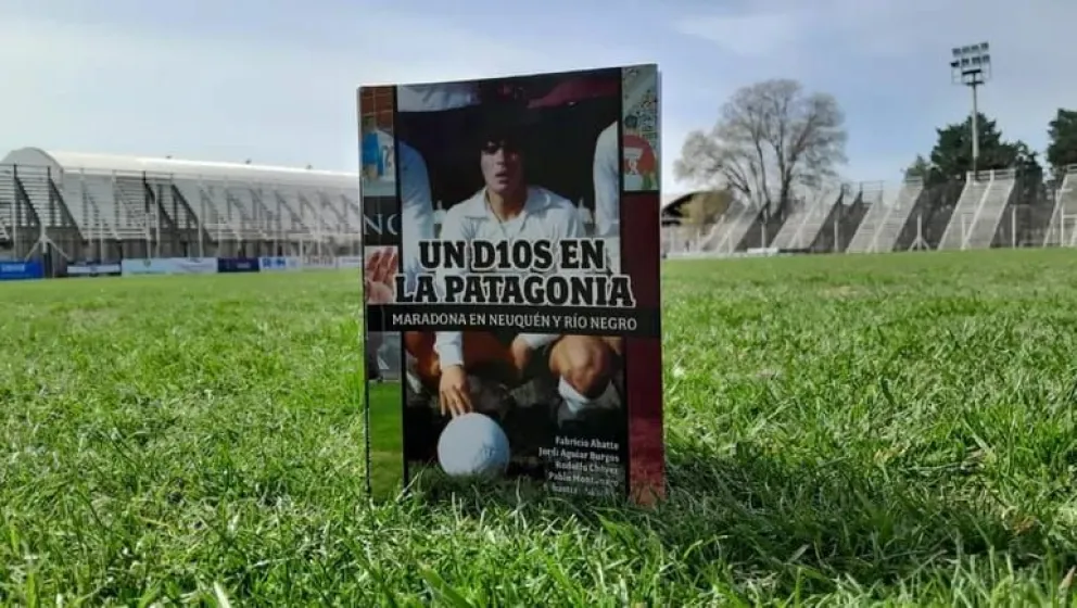  El libro que narra las experiencias de Diego Maradona durante sus visitas a Cipolletti
