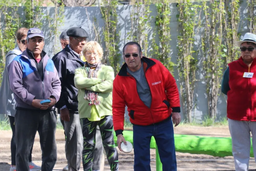 Gran jornada recreativa para adultos mayores en el Estadio Municipal