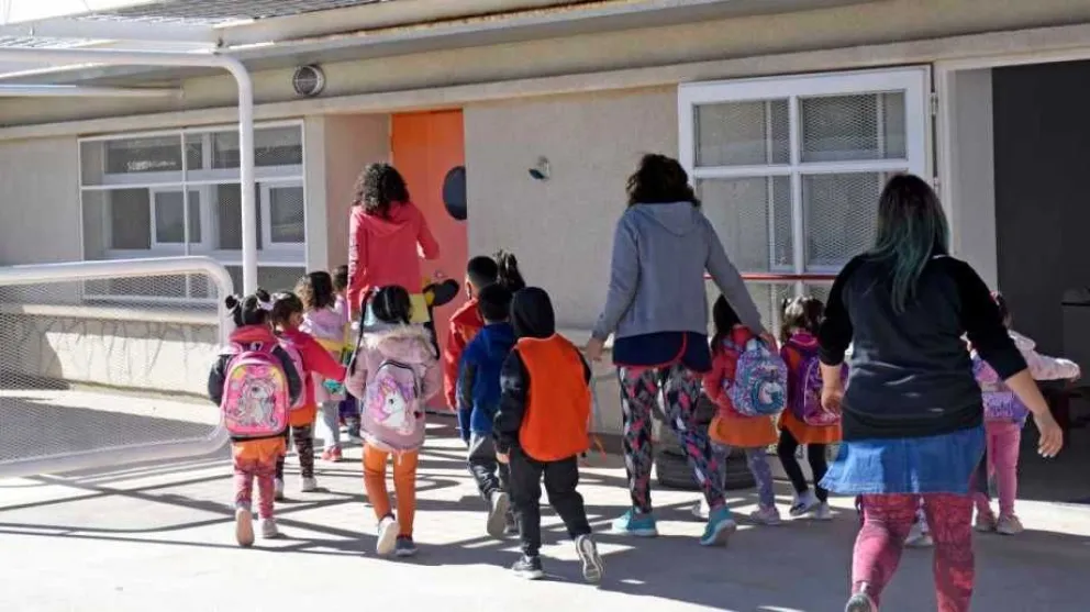 Los niños en el medio: Tensiones y peligros próximos a un Jardín Infantil