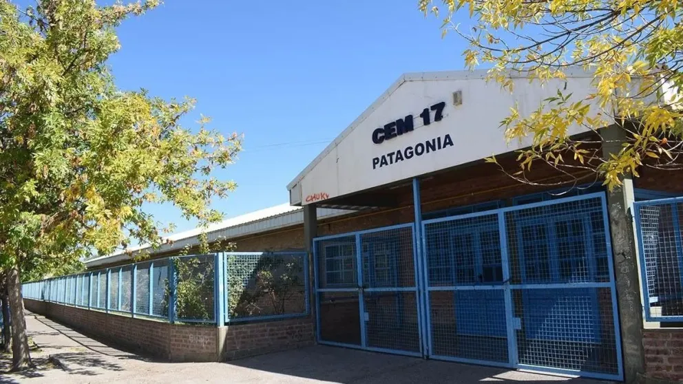 Atraparon a un delicuente mientras intentaba robar en la escuela ESRN 17