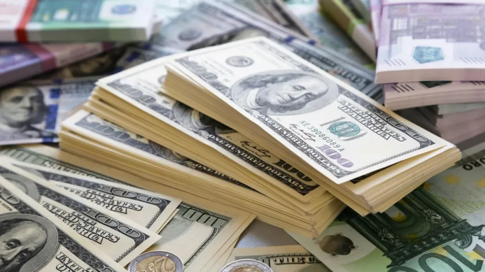 El dólar blue sube $42 y alcanza un nuevo récord de venta a $885  