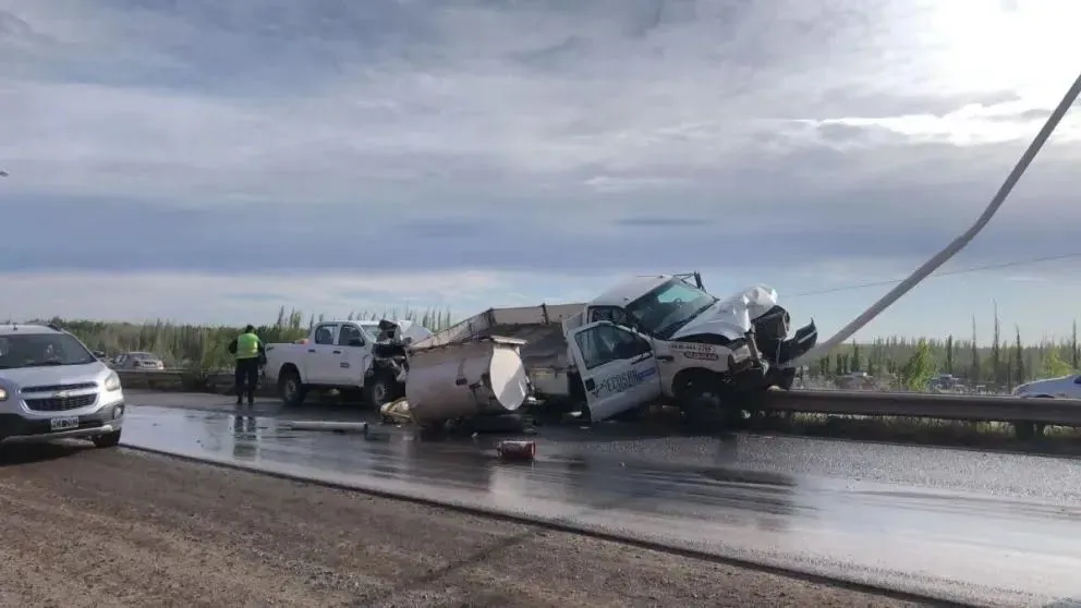Accidente vial en Ruta 7: Impactante colisión entre camión de EcoSan y camioneta