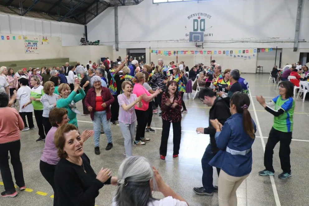 Gran participación en el cierre de las Olimpiadas de las Personas Mayores