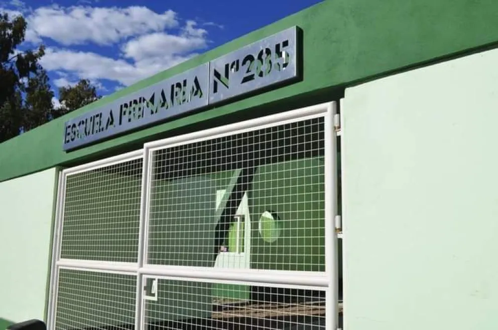 Preocupación en la Escuela 285 de Cipolletti por la falta de porteros: Clases suspendidas y reclamos sin respuesta