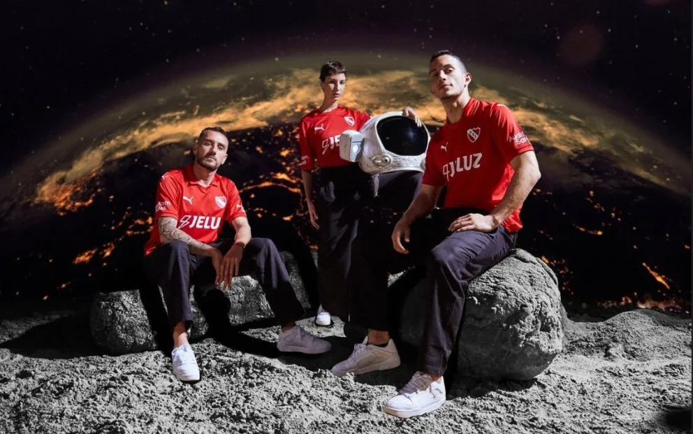 El "Rojo" presentó su nueva camiseta titular: a cuánto se vende