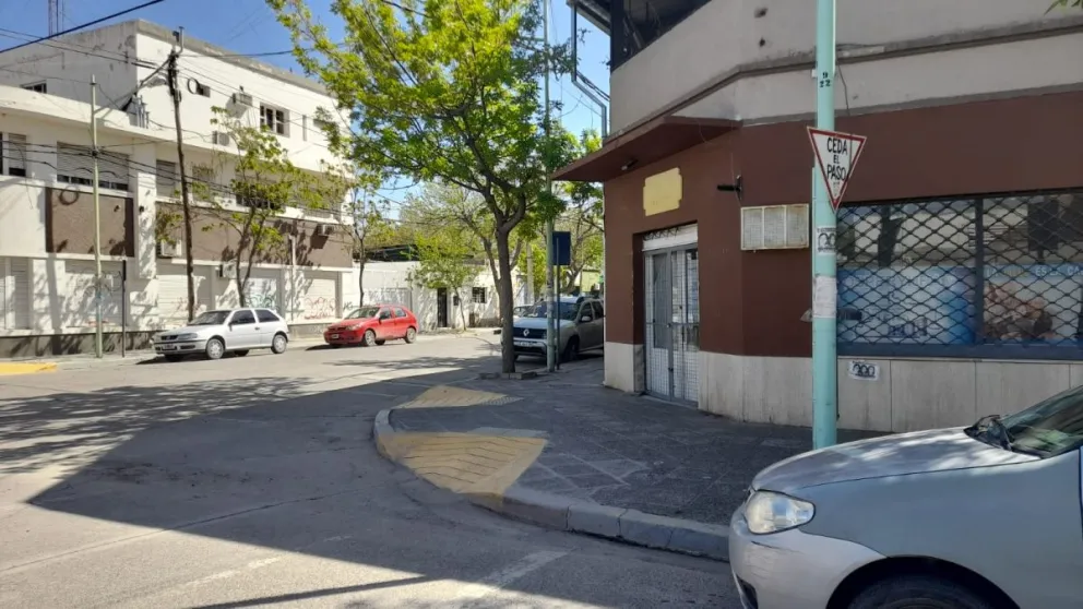 El joven baleado en el centro de Cipolletti está fuera de peligro