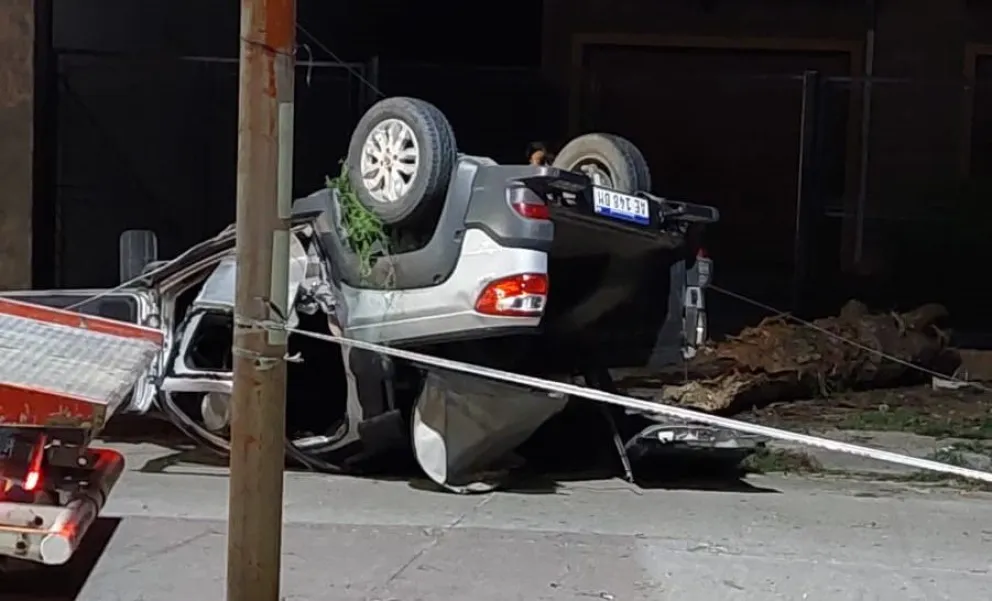 Tres jóvenes fallecidos en un trágico accidente en calle Alem de Cipolletti