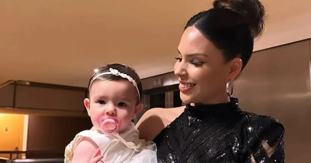 Barby Franco comparte su curiosa táctica para hacer dormir a su beba en las redes sociales